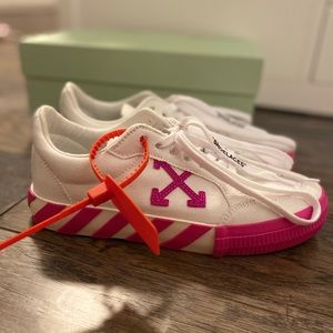 authentic OFF-WHITE canvas arrow low vulc sneakers